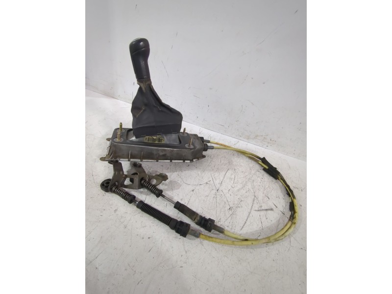 Recambio de palanca cambio para volkswagen polo iv (9n_, 9a_) 1.4 16v referencia OEM IAM 6R0711046G  