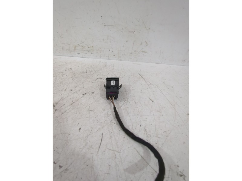 Recambio de warning para volkswagen polo iv (9n_, 9a_) 1.4 16v referencia OEM IAM 6Q095323501C  