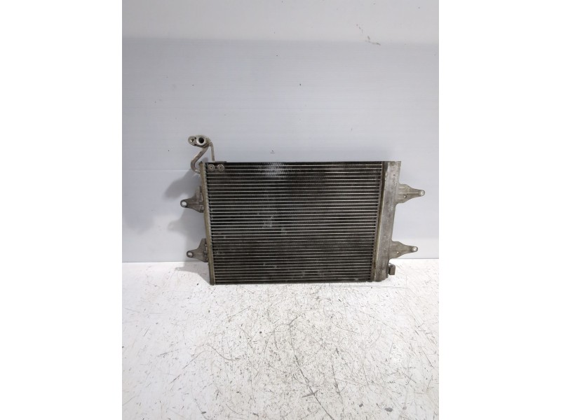 Recambio de condensador / radiador aire acondicionado para volkswagen polo iv (9n_, 9a_) 1.4 16v referencia OEM IAM 6Q0820411J  