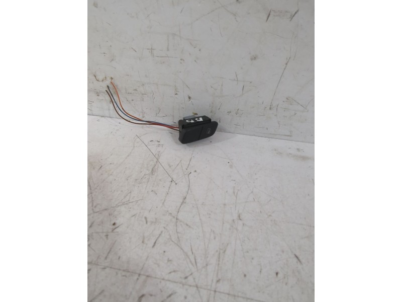 Recambio de mando elevalunas delantero derecho para volkswagen polo iv (9n_, 9a_) 1.4 16v referencia OEM IAM 6Q09598569B9  