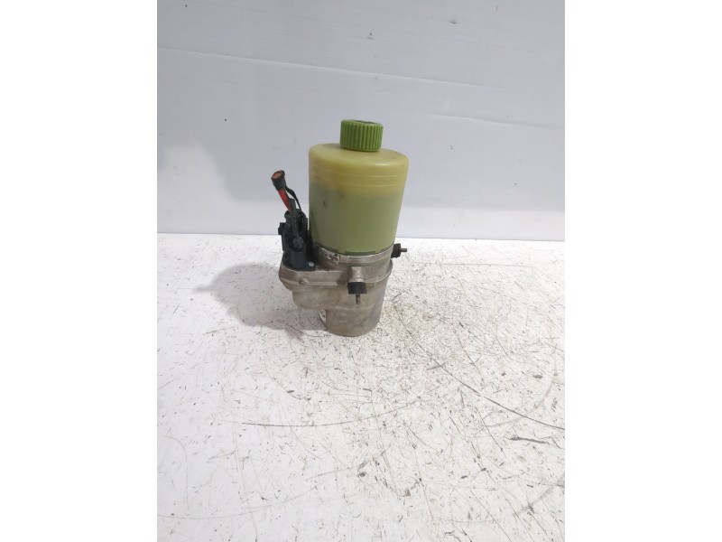 Recambio de bomba servodireccion para volkswagen polo iv (9n_, 9a_) 1.4 16v referencia OEM IAM 6R0423156C  