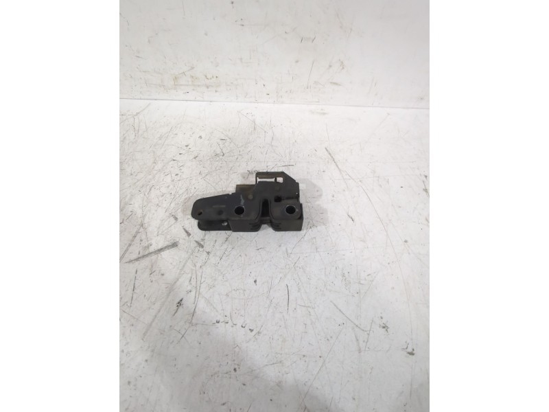 Recambio de cerradura maletero / porton para volkswagen polo iv (9n_, 9a_) 1.4 16v referencia OEM IAM 6Q6827505E  