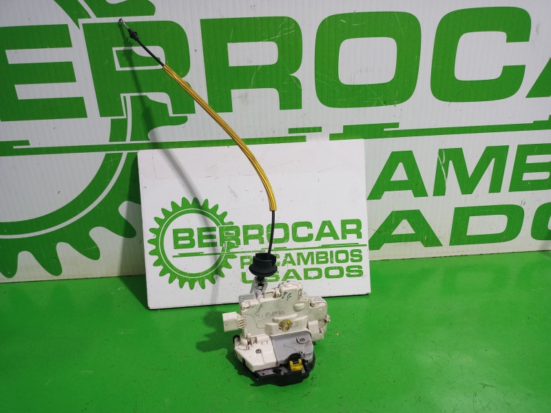 Recambio de cerradura puerta trasera izquierda para audi a6 berlina (4f2) 2.4 referencia OEM IAM 4F0839015  