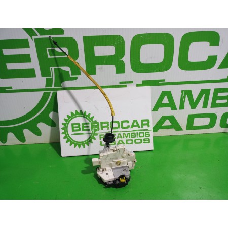 Recambio de cerradura puerta trasera izquierda para audi a6 berlina (4f2) 2.4 referencia OEM IAM 4F0839015  