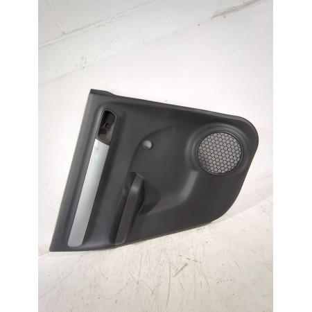 Recambio de guarnecido puerta trasera izquierda para suzuki swift iii (mz, ez) 1.3 (rs 413) referencia OEM IAM 8374162J0  