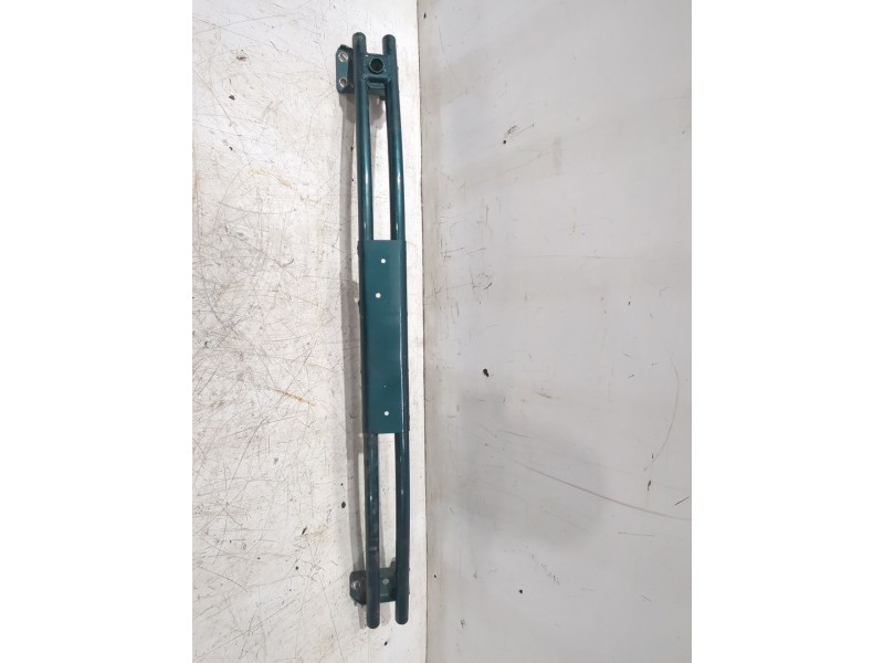 Recambio de refuerzo paragolpes delantero para suzuki swift iii (mz, ez) 1.3 (rs 413) referencia OEM IAM   