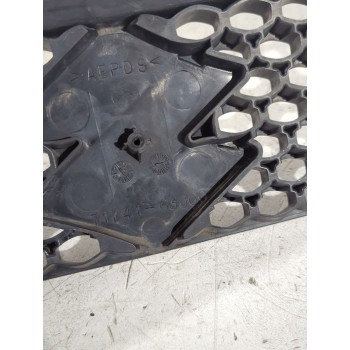 Recambio de rejilla paragolpes central para suzuki swift iii (mz, ez) 1.3 (rs 413) referencia OEM IAM 7174163J00  