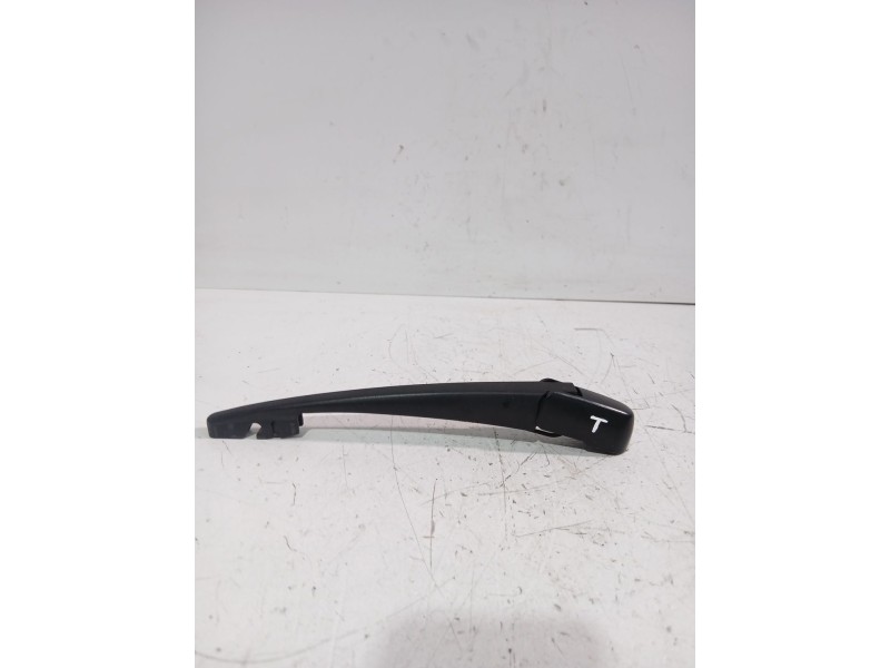 Recambio de brazo limpia trasero para suzuki swift iii (mz, ez) 1.3 (rs 413) referencia OEM IAM 3882163J00000  