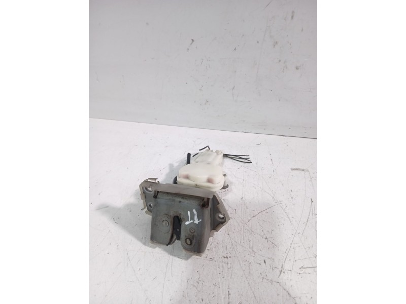 Recambio de cerradura maletero / porton para suzuki swift iii (mz, ez) 1.3 (rs 413) referencia OEM IAM 8251063J01000  