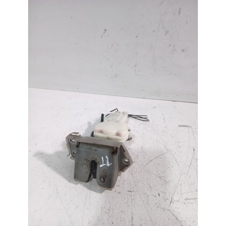 Recambio de cerradura maletero / porton para suzuki swift iii (mz, ez) 1.3 (rs 413) referencia OEM IAM 8251063J01000  