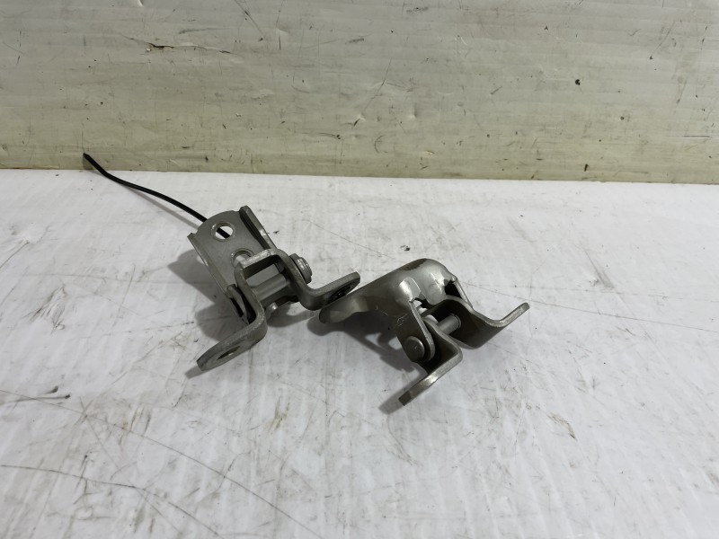 Recambio de bisagras para toyota prius (nhw20) basis referencia OEM IAM 6872012151  