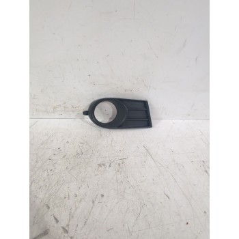 REJILLA PARAGOLPES DERECHA 7175163J1 