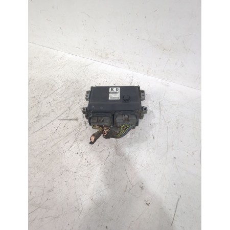 Recambio de centralita motor uce para suzuki swift iii (mz, ez) 1.3 (rs 413) referencia OEM IAM MB1123000381  