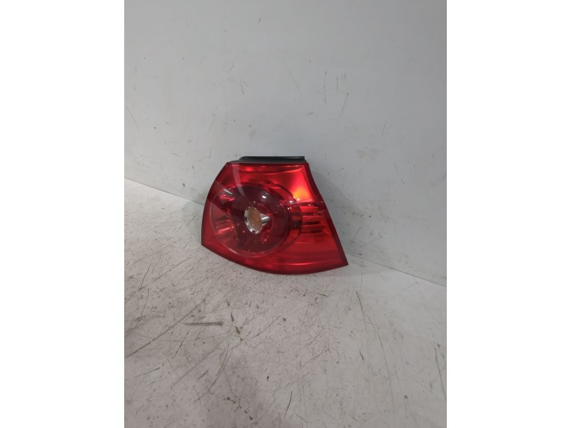 Recambio de piloto trasero derecho para volkswagen golf v (1k1) 2.0 tdi referencia OEM IAM 1k6945096AA  