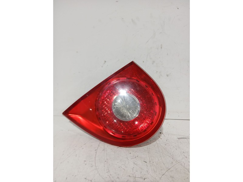 Recambio de piloto trasero derecho interior para volkswagen golf v (1k1) 2.0 tdi referencia OEM IAM 28508004  