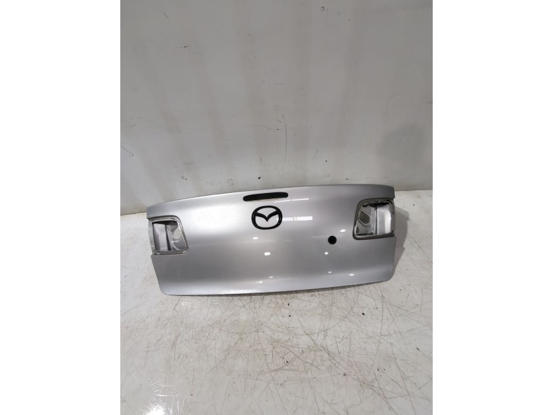 Recambio de porton trasero para mazda 3 sedán (bk) 1.6 (bk12) referencia OEM IAM BNYV5261XA  