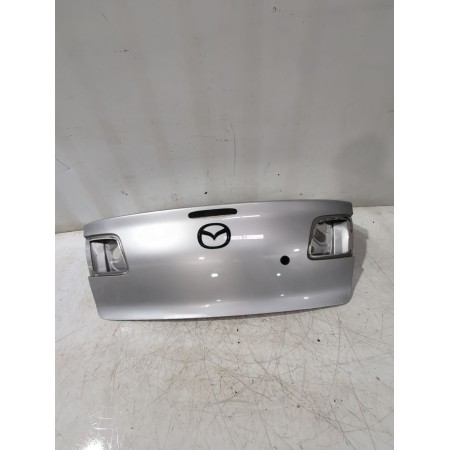 Recambio de porton trasero para mazda 3 sedán (bk) 1.6 (bk12) referencia OEM IAM BNYV5261XA  