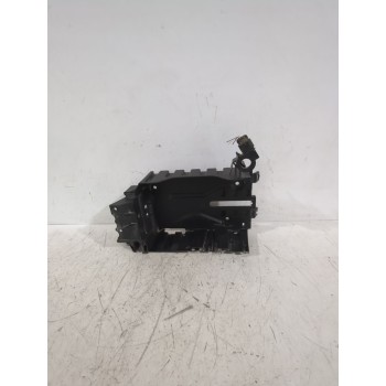 Recambio de soporte bateria para opel corsa e (x15) 1.3 cdti (08, 68) referencia OEM IAM 13498274  