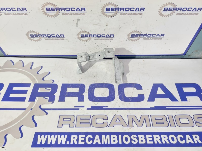 Recambio de soporte para mercedes-benz clase a (w169) 1.7 cat referencia OEM IAM A1692670042  