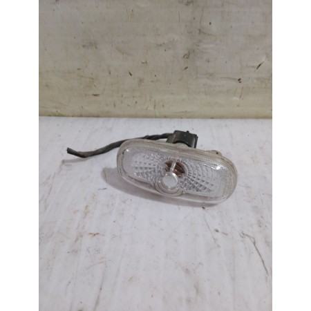 Recambio de piloto lateral derecho para kia carens iii monospace (un) 2.0 crdi 140 referencia OEM IAM 923033K0  