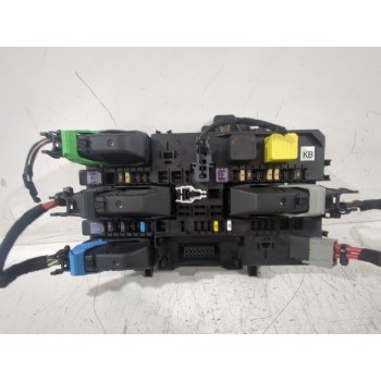 Recambio de caja reles / fusibles para opel astra h sedán (a04) 1.7 cdti (l69) referencia OEM IAM PA6GF10GB20  