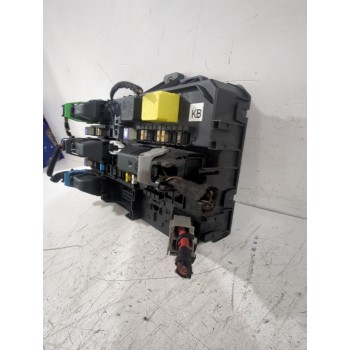 Recambio de caja reles / fusibles para opel astra h sedán (a04) 1.7 cdti (l69) referencia OEM IAM PA6GF10GB20  