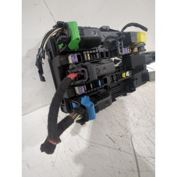 Recambio de caja reles / fusibles para opel astra h sedán (a04) 1.7 cdti (l69) referencia OEM IAM PA6GF10GB20  