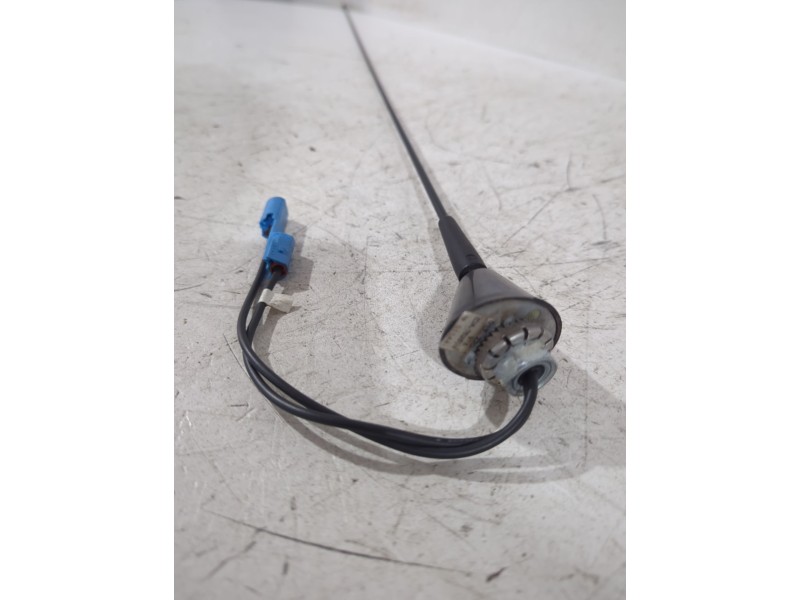 Recambio de antena para opel astra h sedán (a04) 1.7 cdti (l69) referencia OEM IAM 013220978  