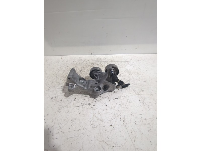 Recambio de soporte alternador para opel astra h sedán (a04) 1.7 cdti (l69) referencia OEM IAM 898005563  