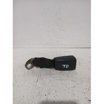Recambio de enganche cinturon trasero derecho para peugeot 107 (pm_, pn_) 1.4 hdi referencia OEM IAM E034501  