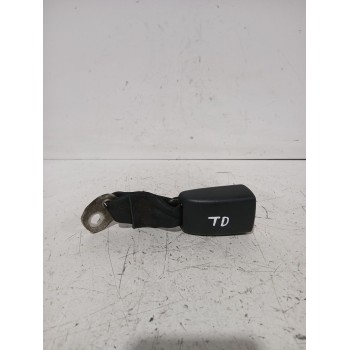 Recambio de enganche cinturon trasero derecho para peugeot 107 (pm_, pn_) 1.4 hdi referencia OEM IAM E034501  