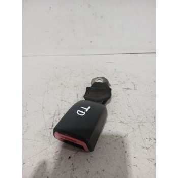 Recambio de enganche cinturon trasero derecho para peugeot 107 (pm_, pn_) 1.4 hdi referencia OEM IAM E034501  