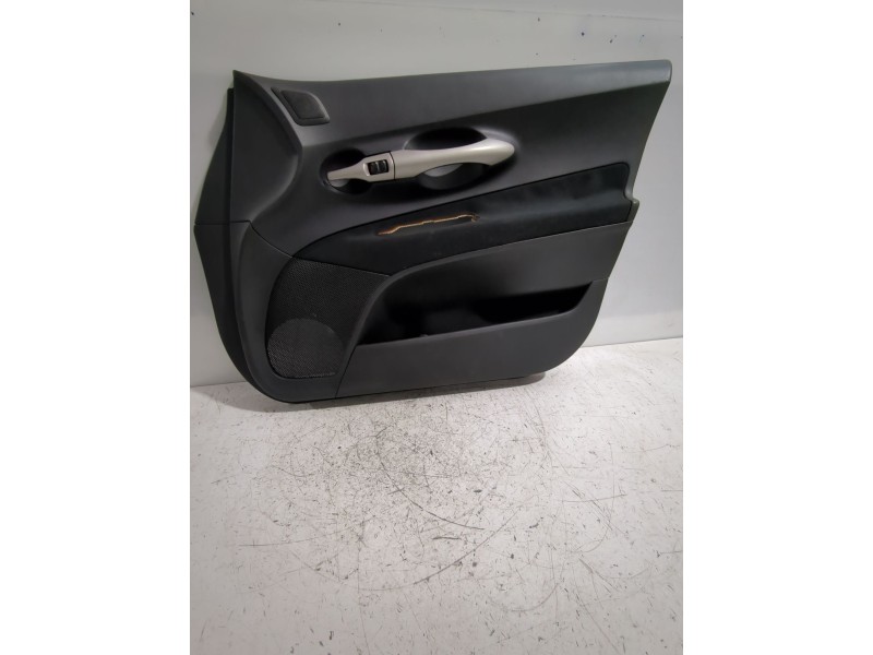 Recambio de guarnecido puerta delantera derecha para toyota auris (_e15_) 1.6 (zre151_) referencia OEM IAM 67763X1F00  