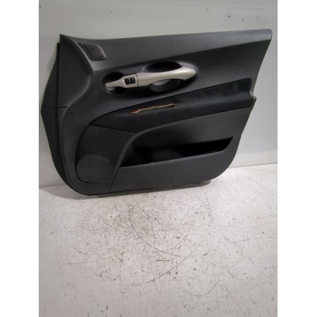 Recambio de guarnecido puerta delantera derecha para toyota auris (_e15_) 1.6 (zre151_) referencia OEM IAM 67763X1F00  