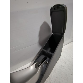 Recambio de consola central para toyota auris (_e15_) 1.6 (zre151_) referencia OEM IAM 5891002050B0  