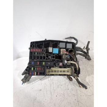 Recambio de caja reles / fusibles para toyota auris (_e15_) 1.6 (zre151_) referencia OEM IAM 7233R0A1  