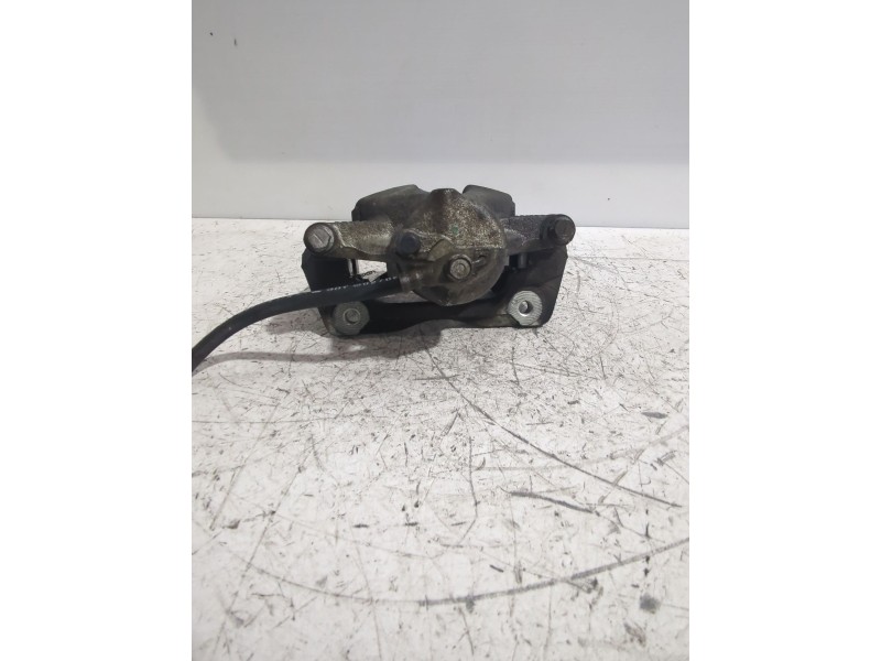 Recambio de pinza de freno delantera izquierda para toyota auris (_e15_) 1.6 (zre151_) referencia OEM IAM Y01985  