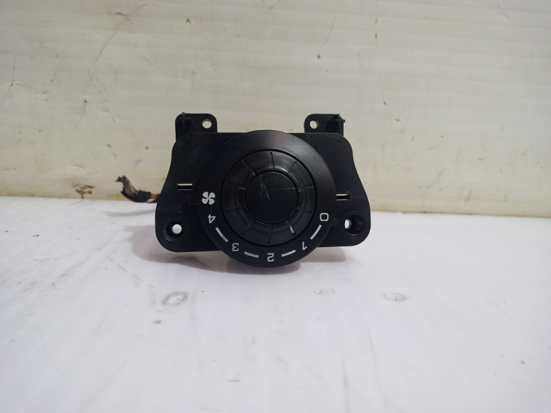 Recambio de mando calefaccion / aire acondicionado para citroën c4 sedan collection referencia OEM IAM 96817762XT  