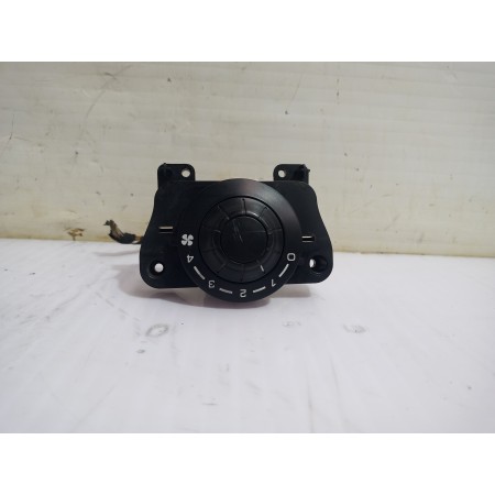 Recambio de mando calefaccion / aire acondicionado para citroën c4 sedan collection referencia OEM IAM 96817762XT  