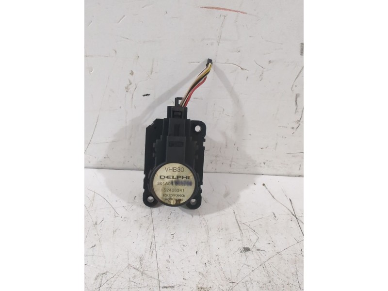 Recambio de motor apertura trampilla para opel astra h sedán (a04) 1.7 cdti (l69) referencia OEM IAM 52406341  