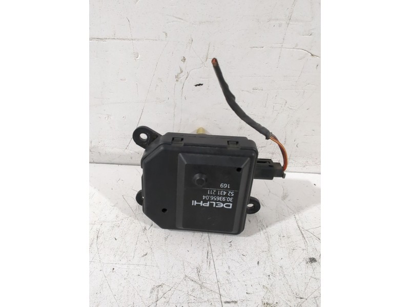 Recambio de motor apertura trampilla para opel astra h sedán (a04) 1.7 cdti (l69) referencia OEM IAM 52431211  