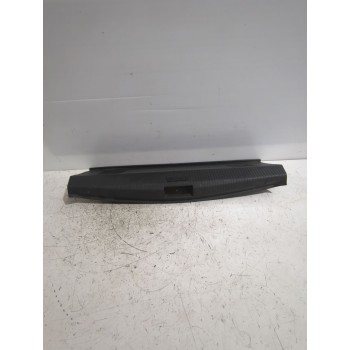 Recambio de moldura maletero para opel astra h sedán (a04) 1.7 cdti (l69) referencia OEM IAM 93317426  