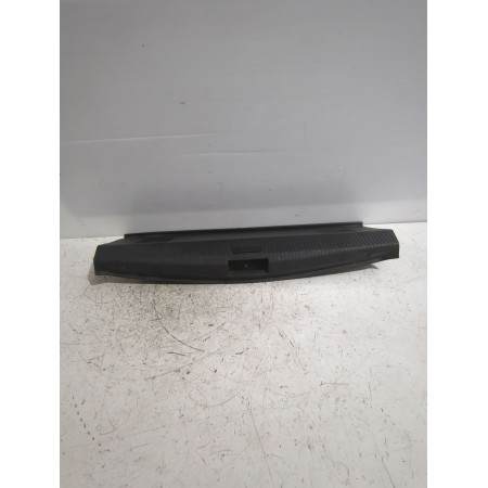 Recambio de moldura maletero para opel astra h sedán (a04) 1.7 cdti (l69) referencia OEM IAM 93317426  
