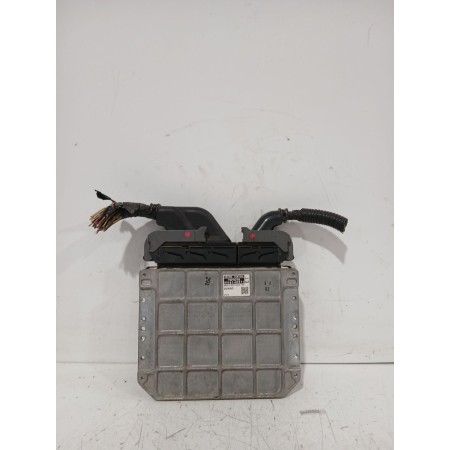 Recambio de centralita motor uce para toyota auris (_e15_) 1.6 (zre151_) referencia OEM IAM 8966102E71  