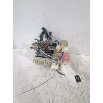 Recambio de caja reles / fusibles para toyota auris (_e15_) 1.6 (zre151_) referencia OEM IAM 8274112080  
