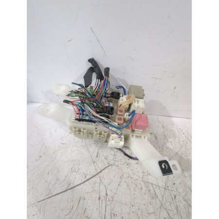Recambio de caja reles / fusibles para toyota auris (_e15_) 1.6 (zre151_) referencia OEM IAM 8274112080  
