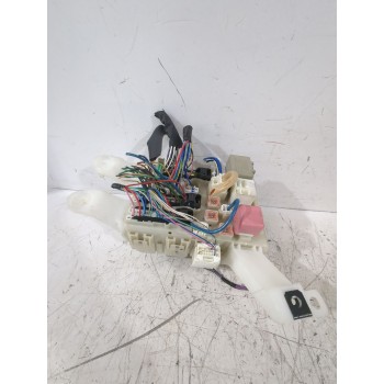 Recambio de caja reles / fusibles para toyota auris (_e15_) 1.6 (zre151_) referencia OEM IAM 8274112080  