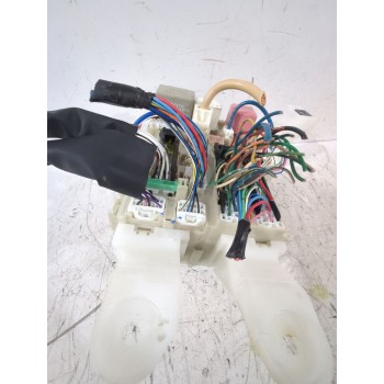 Recambio de caja reles / fusibles para toyota auris (_e15_) 1.6 (zre151_) referencia OEM IAM 8274112080  