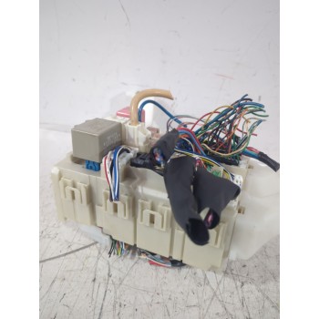 Recambio de caja reles / fusibles para toyota auris (_e15_) 1.6 (zre151_) referencia OEM IAM 8274112080  