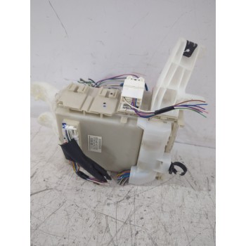 Recambio de caja reles / fusibles para toyota auris (_e15_) 1.6 (zre151_) referencia OEM IAM 8274112080  